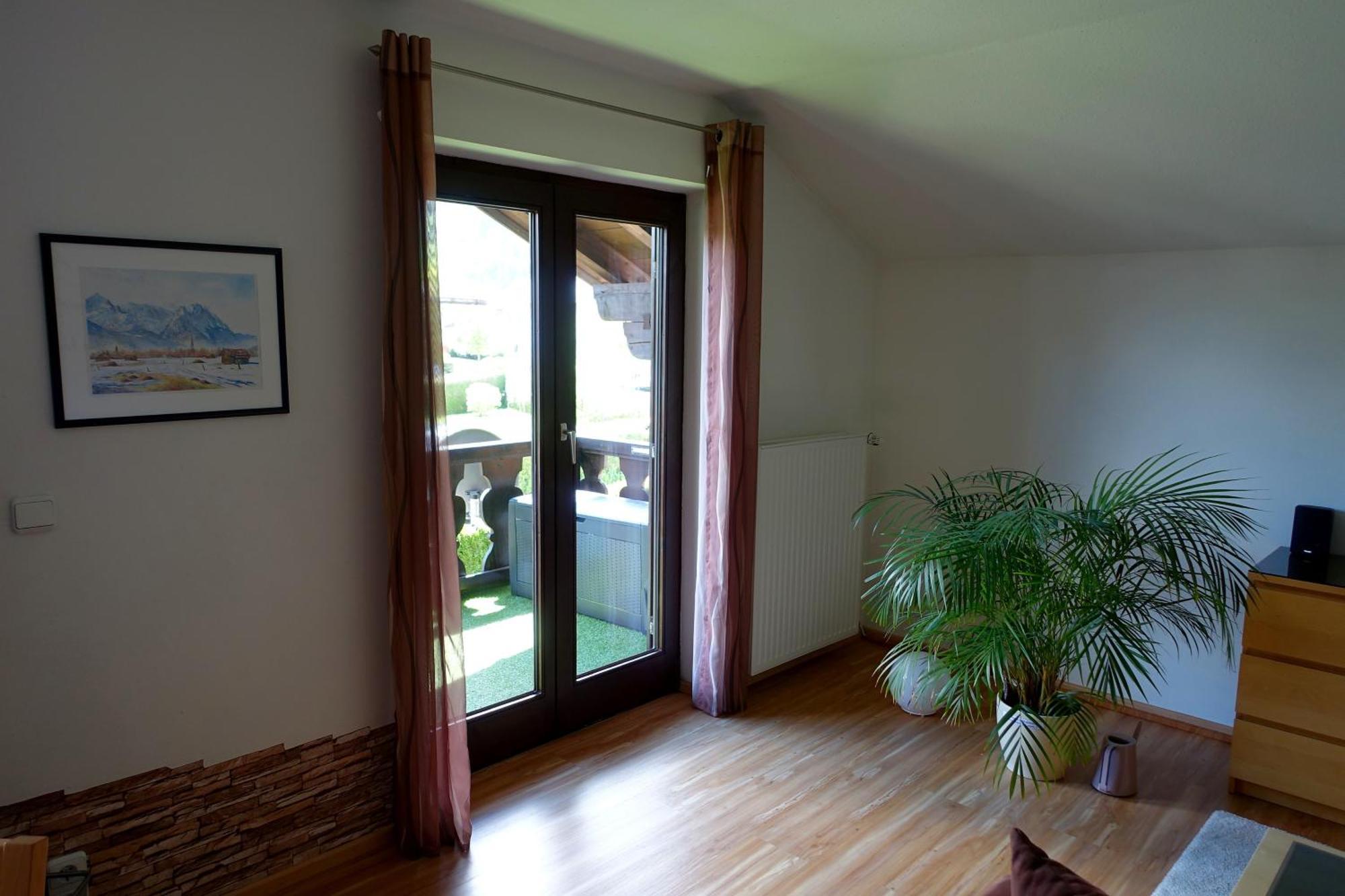 Ferienwohnung Ariane Гармиш-Партенкирхен Екстериор снимка