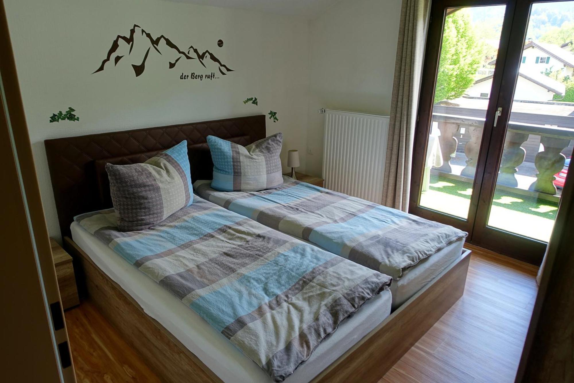 Ferienwohnung Ariane Гармиш-Партенкирхен Екстериор снимка